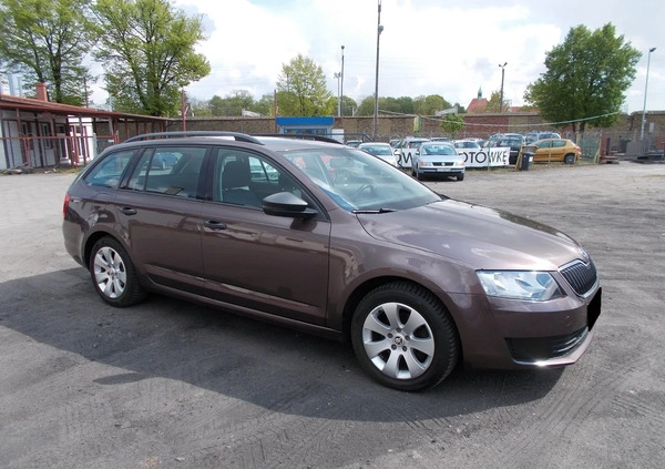 Skoda Octavia cena 32900 przebieg: 204636, rok produkcji 2013 z Syców małe 232